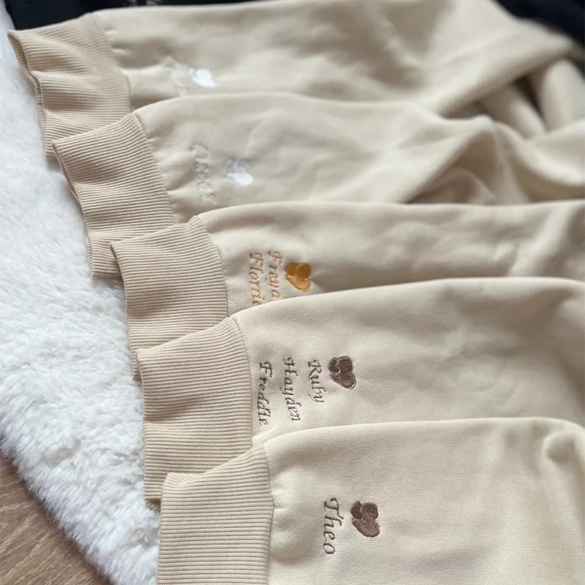 Mama Hoodie – The perfect Mother’s Day gift! A cozy, personalized sweatshirt for moms, mamas, and mummies. Custom embroidery available.