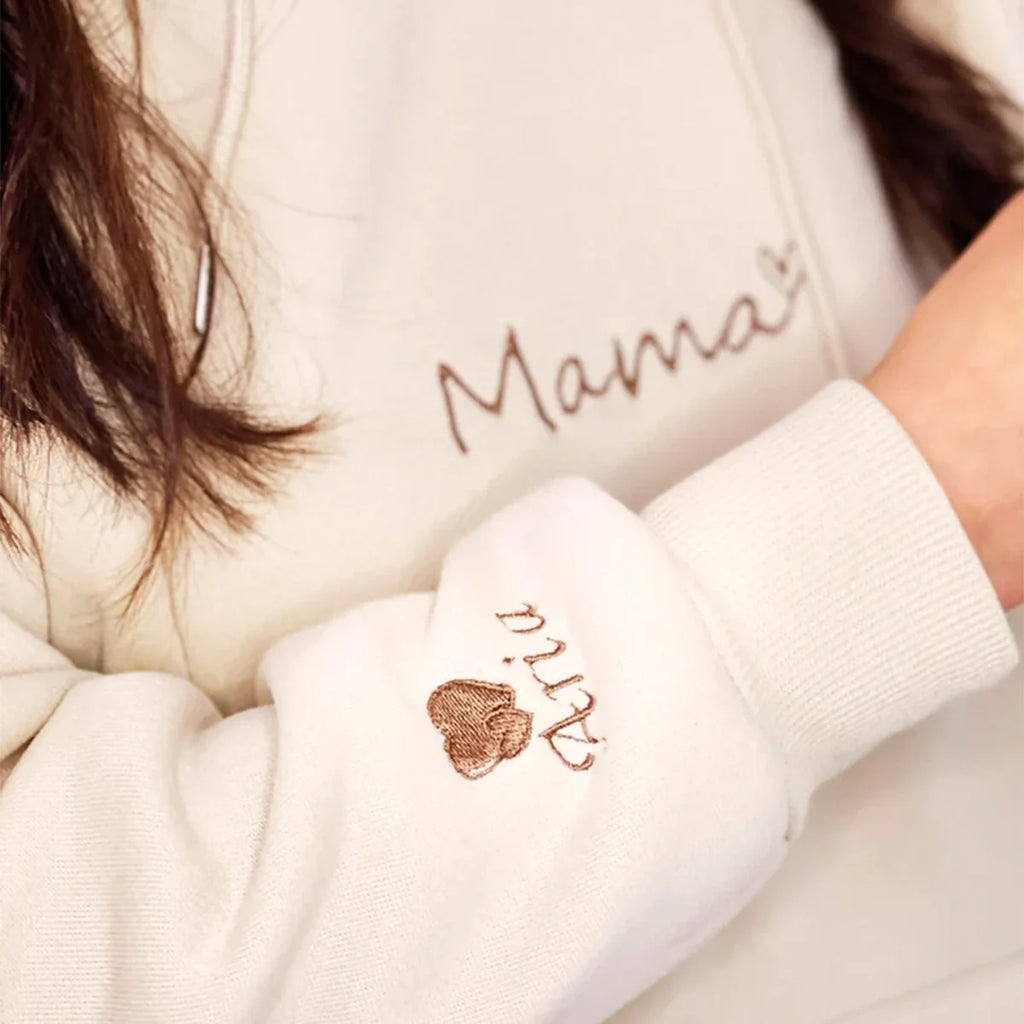 Mama Hoodie – The perfect Mother’s Day gift! A cozy, personalized sweatshirt for moms, mamas, and mummies. Custom embroidery available.